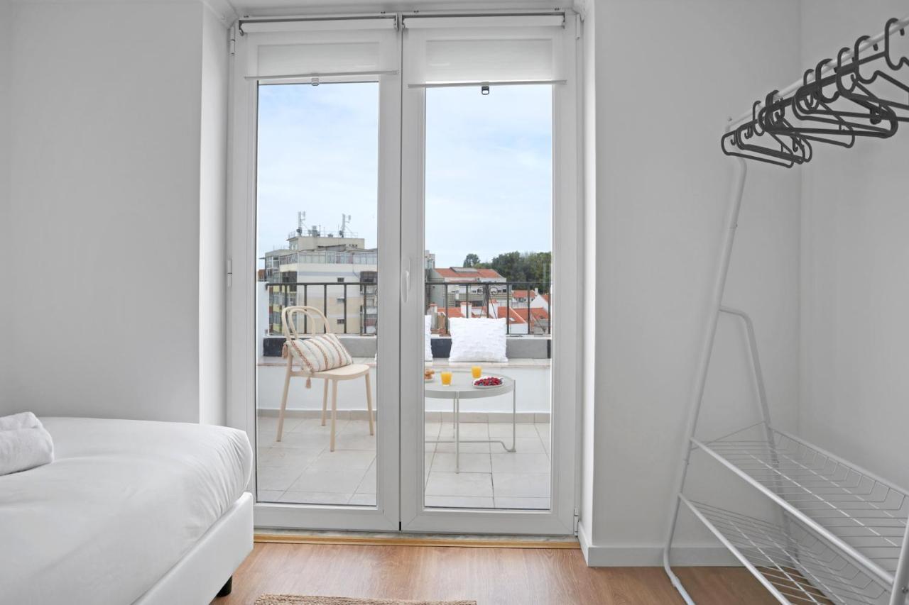 Sunny 2 Bedroom Apartment In Almada - Balconies With River View 外观 照片