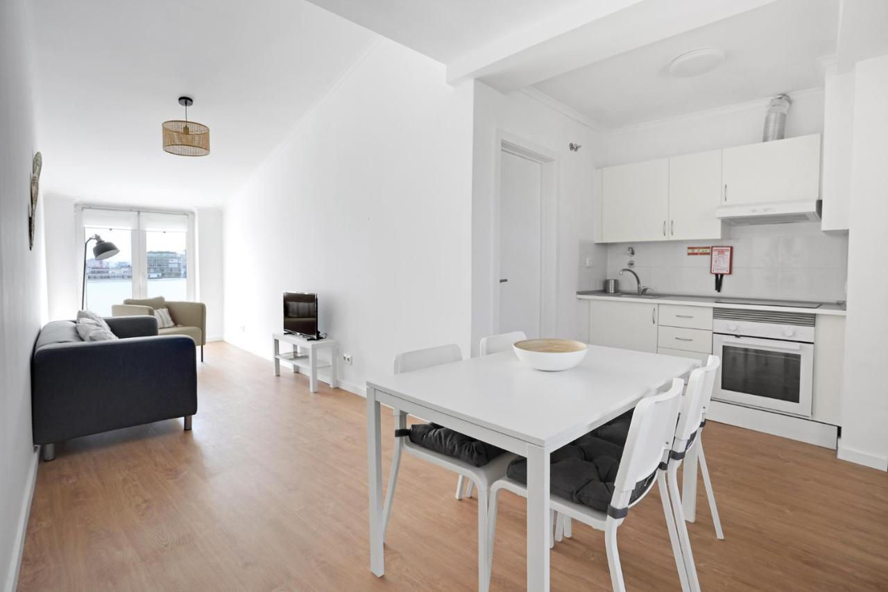Sunny 2 Bedroom Apartment In Almada - Balconies With River View 外观 照片