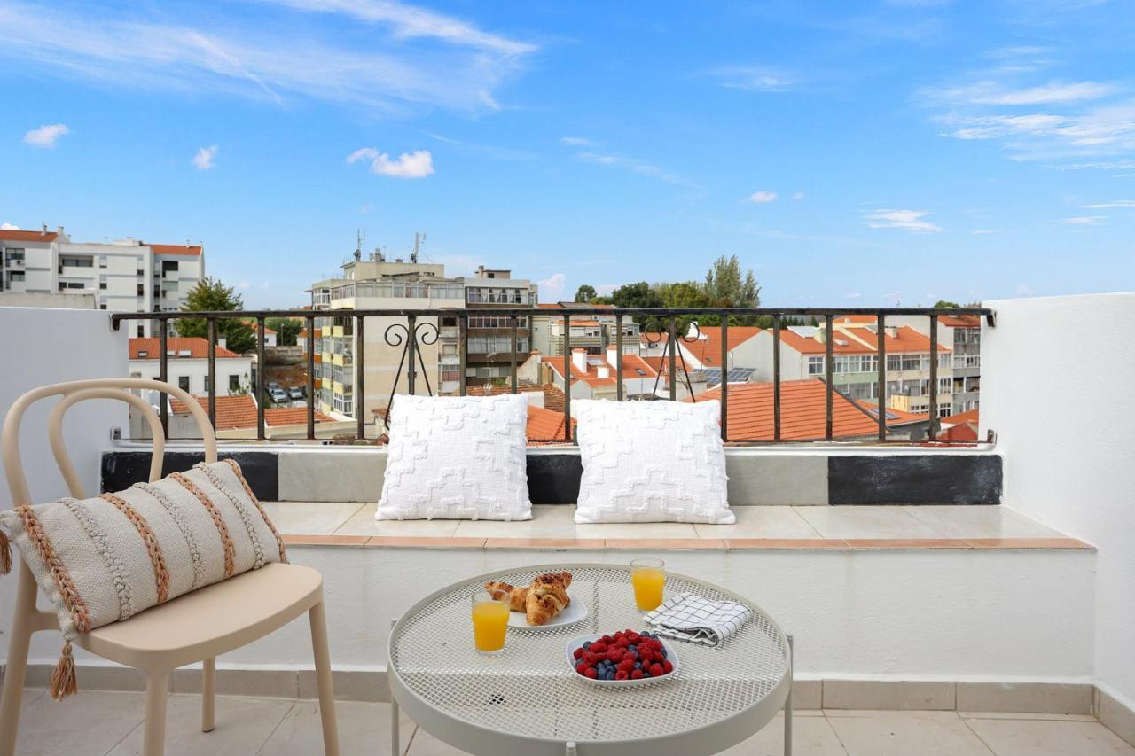 Sunny 2 Bedroom Apartment In Almada - Balconies With River View 外观 照片